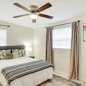 Holiday home Pet-friendly Escape With Private Pool!, Lakeland
